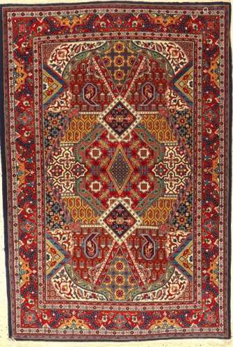 Fine Saruk Rug,