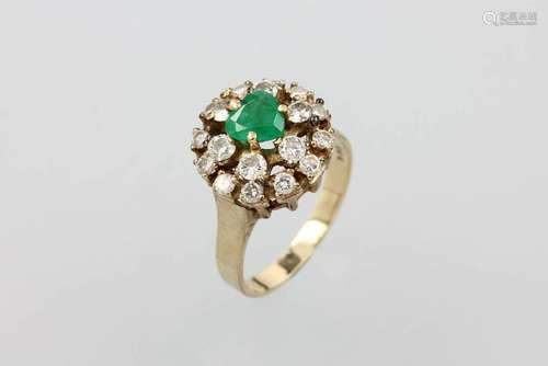 14 kt gold blossom ring with brilliants and emerald