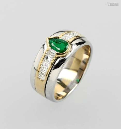 18 kt gold ring with emerald and diamonds