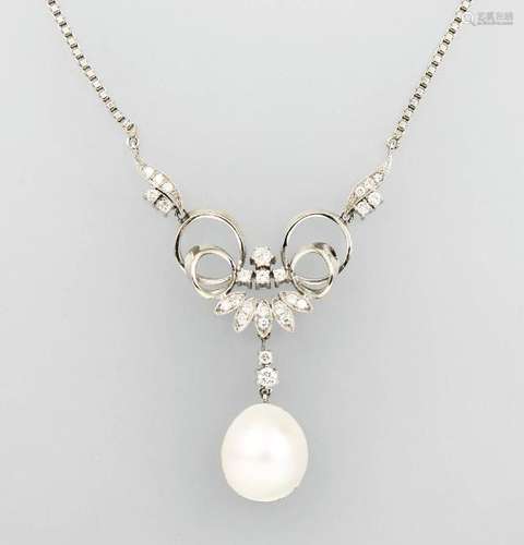 18 kt gold necklace with mabepearl and brilliants