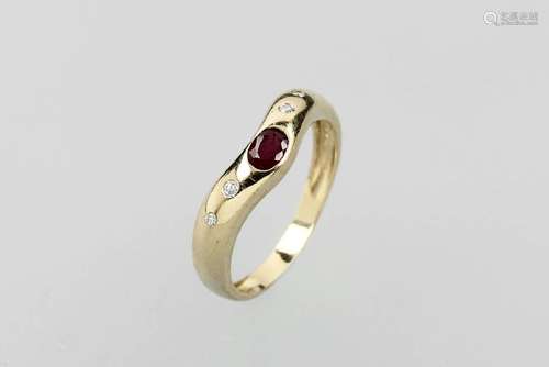 14 kt gold ring with ruby and diamonds