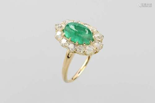 18 kt gold ring with emerald and diamonds