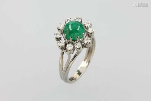 14 kt gold ring with emerald and brilliants