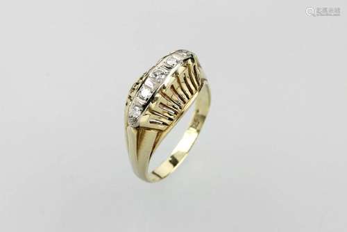 14 kt gold ring with brilliants