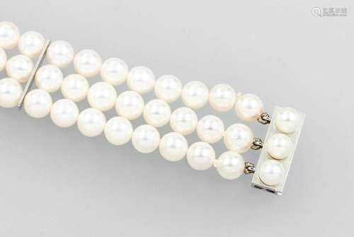 3-row bracelet with cultured akoya pearls