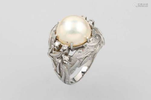 18 kt gold ring with pearl