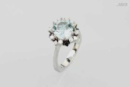14 kt gold ring with aquamarine and diamonds