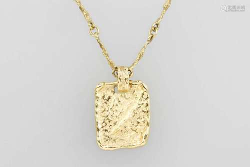 14 kt gold pendant with chain