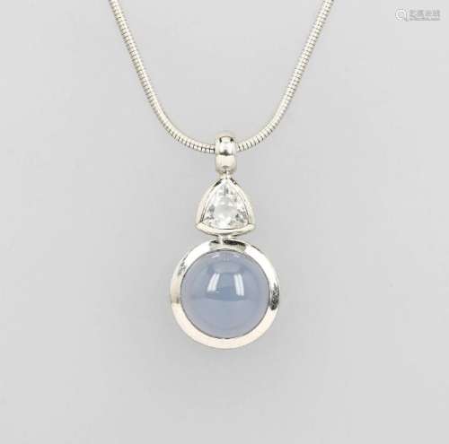18 kt gold pendant with chalcedony and diamond