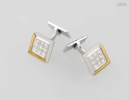 Pair of 18 kt gold cuff links with brilliants