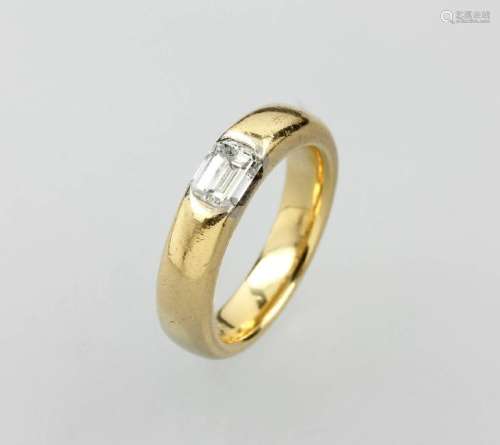 18 kt gold ring with diamond