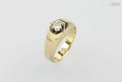 14 kt gold ring with brilliant