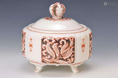 lidded box