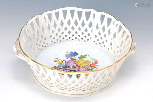 porcelain basket