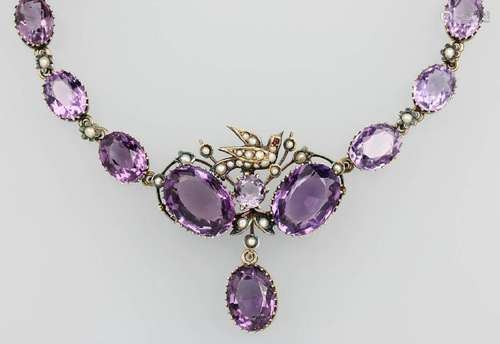 8 kt gold necklace with amethysts and pearl