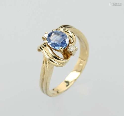 14 kt gold ring with sapphire and brilliants