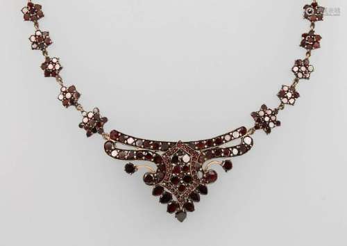 Necklace with mirror garnets