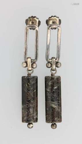 Pair of Art-Deco earrings with agate