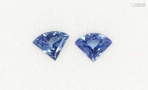 2 loose tanzanites