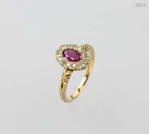 18 kt gold ring with ruby and diamonds