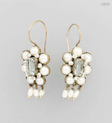 Pair of 9 kt gold earrings with aquamarines and pearls