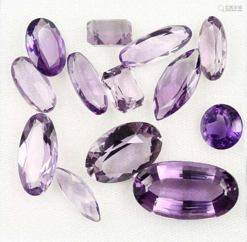 Lot 13 loose amethysts