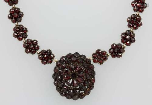 Necklace with garnets, Bohemia approx. 1900s