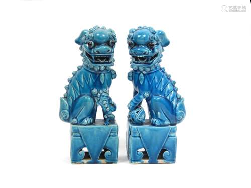 19th century A pair of turquoise-glazed Buddhist lions