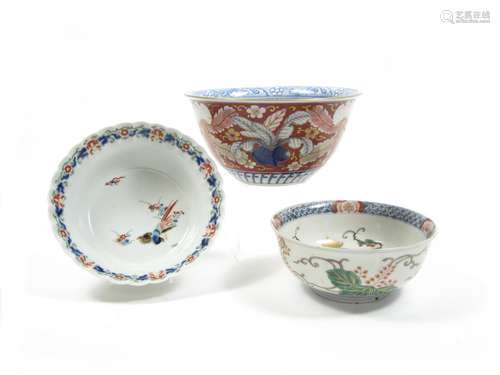 19th century A Kakiemon bowl, an Imari bowl and a ko-Imari style bowl