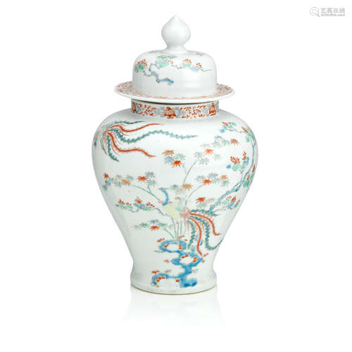 19th century A Kakiemon-style vase and cover