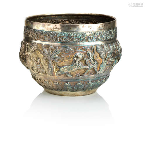 Lucknow, India, late 19th century A silver bowl