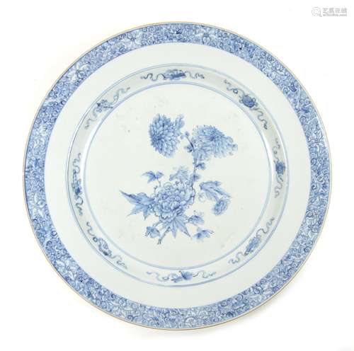 18th century A large blue and white charger