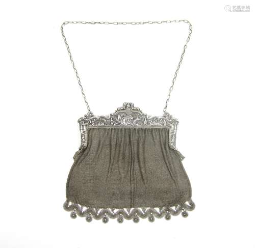 19th century A silver evening mesh purse of large proportions