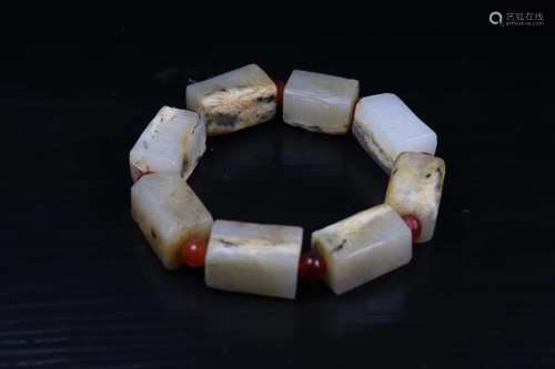 A HETIAN JADE BEADS STRING BRACELET