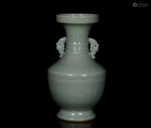 CELADON PLATE MOUTH VASE