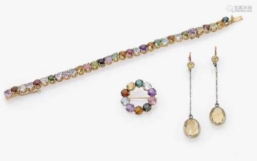 A BRACELET, A BROOCH AND A PAIR OF EARRINGS WITH COLOURED STONES 1970-1980s