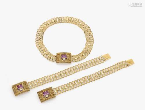 A COLLIER AND TWO BRACELETS WITH PANSY MOTIF Vienna, circa 1804, Juwelier BOECK