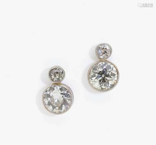 A PAIR OF DIAMOND SET EARRINGS USA, circa 1925