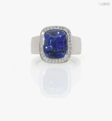 A CASHMERE BLUE SAPPHIRE AND DIAMOND SET RING Germany