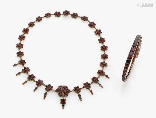 A GARNET NECKLACE AND BRACELET Bohemia, circa 1850 and early 20th century