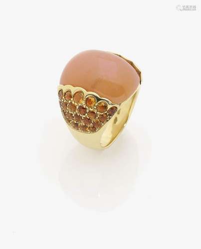 A SPESSARTINE AND MOONSTONE RING Italy