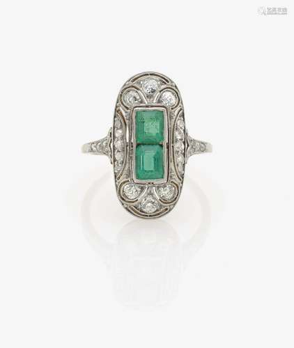 A HISTORICAL EMERALD AND DIAMOND SET RING USA, Art Déco, 1925