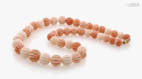 A CORAL NECKLACE Italy, 1970s