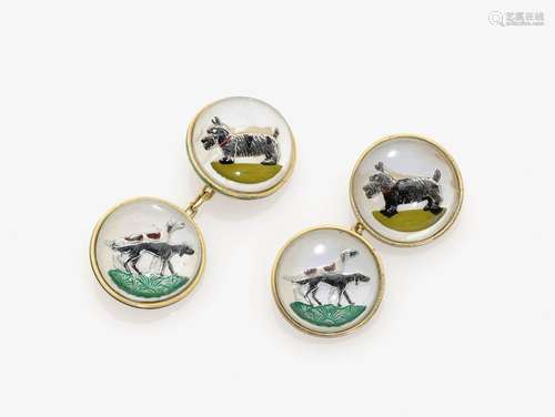 A PAIR OF CUFFLINKS WITH HUNTING HOUND MOTIF IN \ESSEX CRYSTAL\