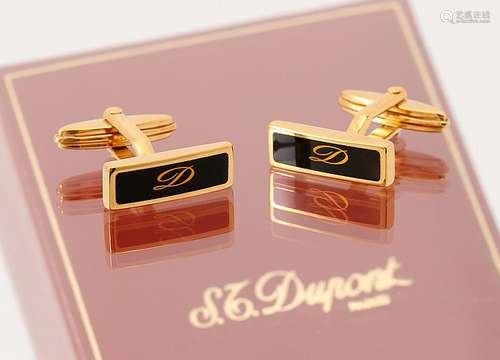 PAIR OF DUPONT CUFF LINKS