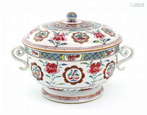 TUREEN WITH A COVER