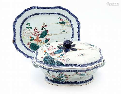 ROUND-SHAPED TUREEN, PLATTER