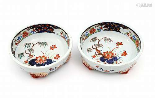 PAIR OF SALAD BOWLS