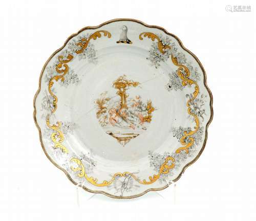 SCALLOPED PLATE