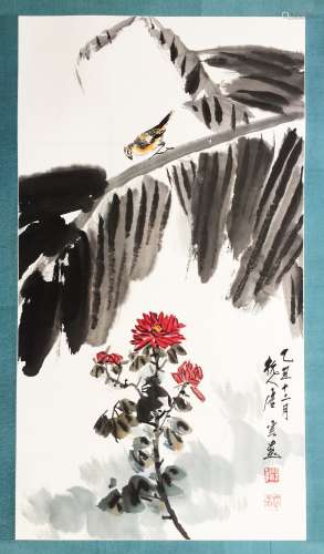 CHINESE SCROLL PAINTING OF BIRD ON LEAF